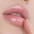 Tocobo Vita Glazed Lip Mask - Nawilżająco Regenerująca Maseczka do Ust - 20ml w użyciu