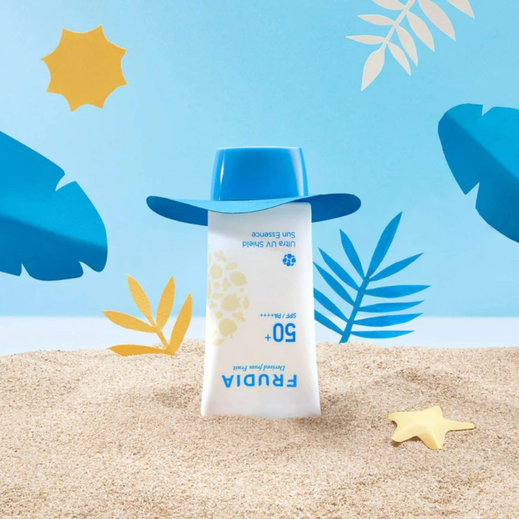 FRUDIA - Ultra UV Shield Sun Essence SPF50+ - Głęboko nawilżająca esencja do twarzy z filtrem UV - 50g w aranżacji