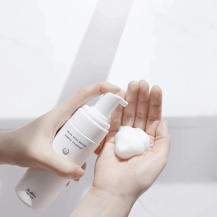 Dr. Althea - Amino Acid Gentle Bubble Cleanser - Delikatna Pianka Oczyszczająca - 140ml w użyciu