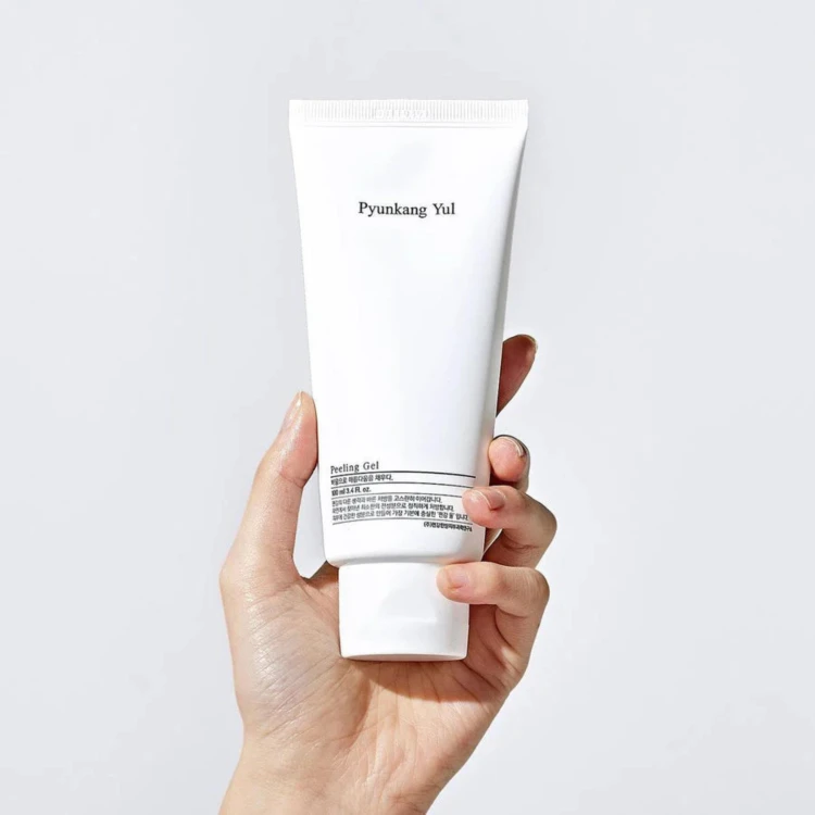 Pyunkang Yul - Peeling Gel - Delikatny Peeling - 100ml w użyciu