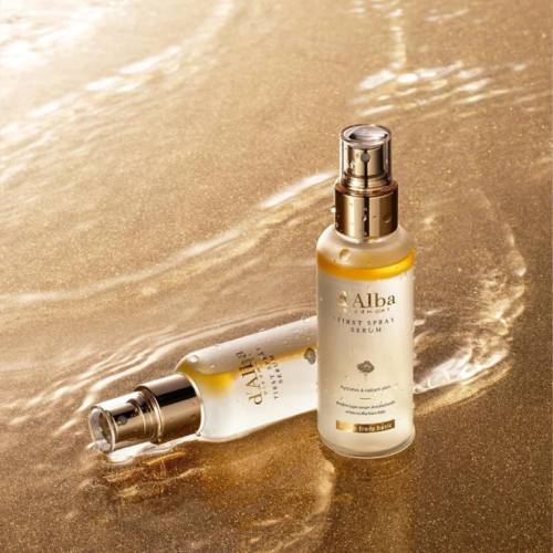 d'Alba - White Truffle First Spray Serum - Rozświetlająco-Nawilżajace Serum do Twarzy w Mgiełce - 100ml w aranżacji