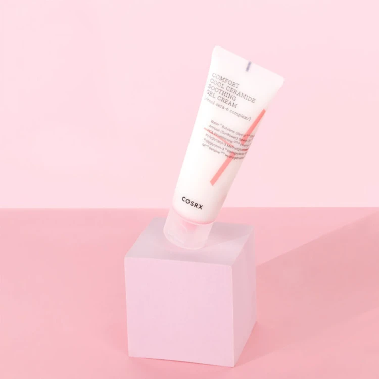 COSRX - Balancium Comfort Cool Ceramide Soothing Gel Cream - Żelowy Krem z Ceramidami - 85ml w użyciu