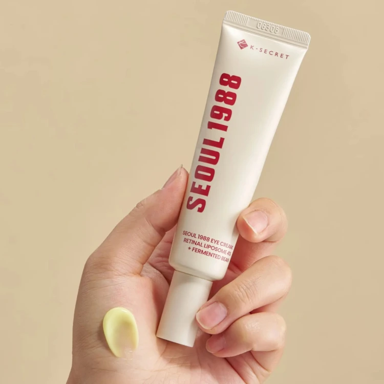 K-SECRET - SEOUL 1988 Eye Cream : Retinal Liposome 4% + Fermented Bean - Ujędrniający Krem pod oczy z Retinalem - 30ml w aranżacji