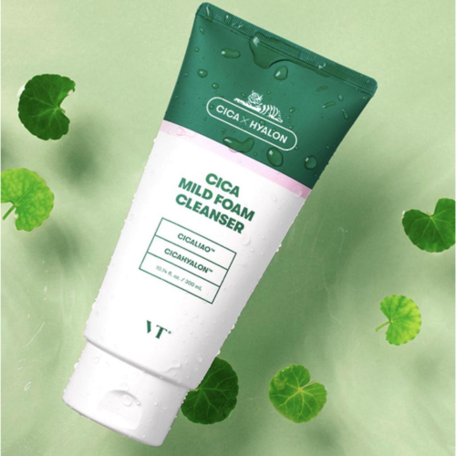 VT Cosmetics - Cica Mild Foam Cleanser - Oczyszczająca Pianka do Twarzy z Wąkrotą Azjatycką - 300ml w aranżacji