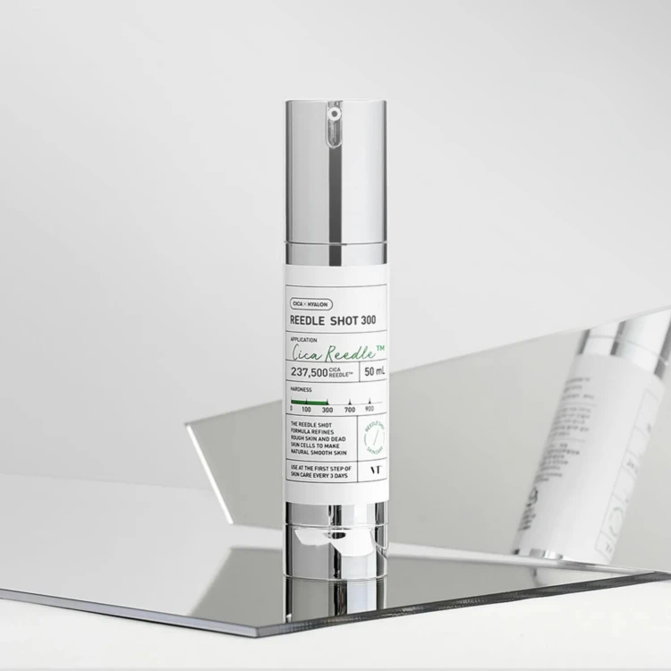 VT Cosmetics - Reedle Shot 300 - Mikroigłowy Booster do Twarzy Poprawiający Teksturę Skóry - 50ml w aranżacji