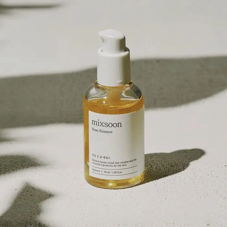 Mixsoon - Bean Essence - Serum z Fermentem z Soi - 50ml w aranżacji