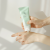 Beauty of Joseon - Green Plum Refreshing Cleanser - Odświeżający żel oczyszczający do twarzy - Zielona Śliwka - 100ml w użyciu