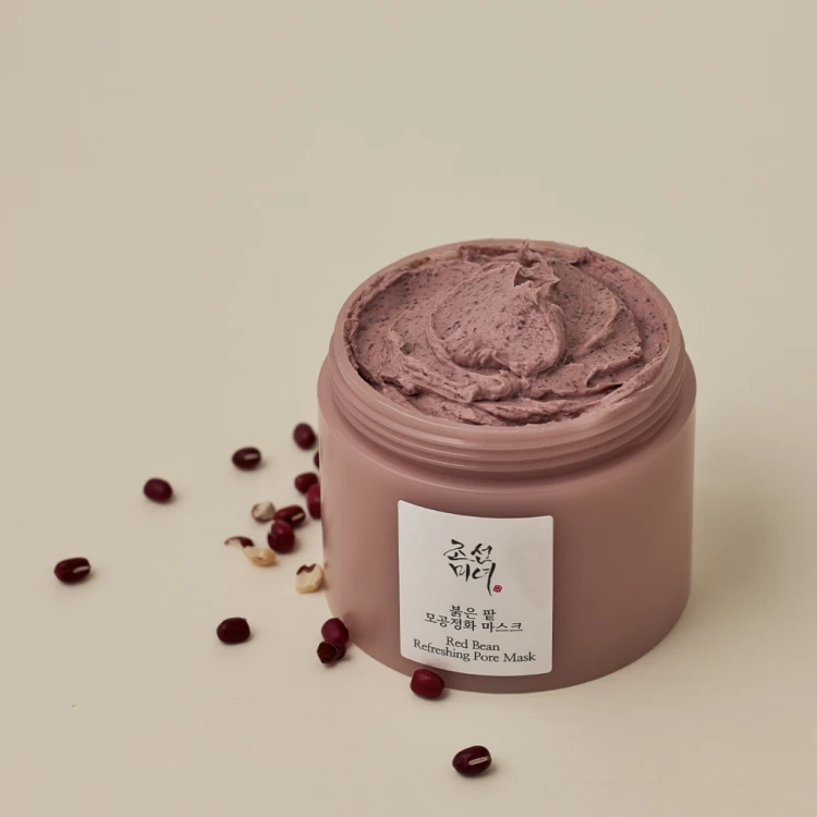 Beauty of Joseon - Red Bean Refreshing Pore Mask - Maseczka glinkowa odświeżająca pory z czerwoną fasolą - 140ml w użyciu