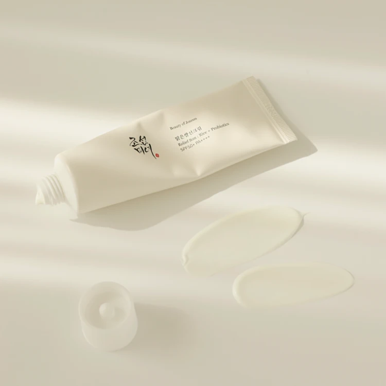 Beauty of Joseon - Relief Sun Rice Probiotics - SPF50+/PA++++ - Ryżowy krem przeciwsłoneczny do twarzy - 50ml w użyciu
