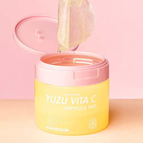 LalaRecipe - Yuzu Vita C Ampoule Pad - Rozjaśniające płatki z witaminą C - 80szt w aranżacji